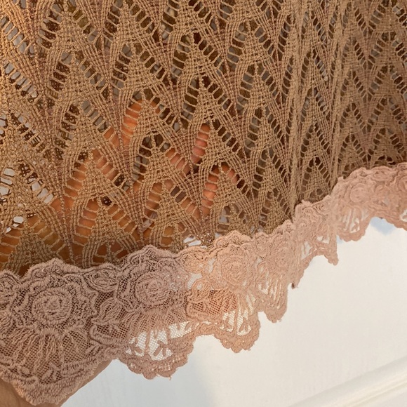 Chloe K crochet and lace racer back swing tank. S - Picture 3 of 7